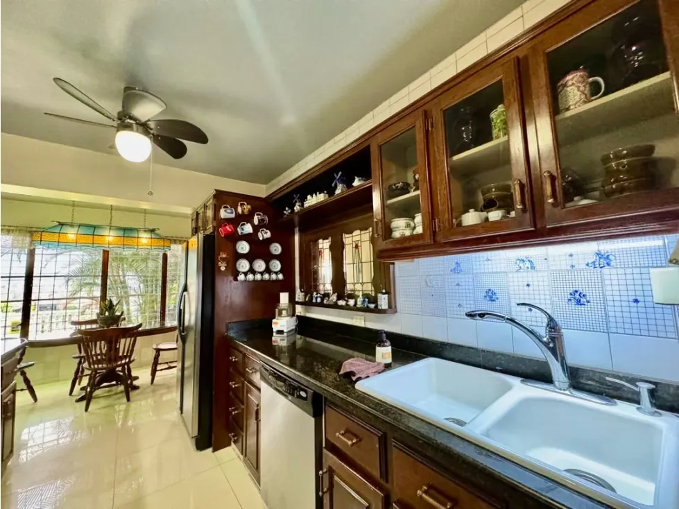 Se vende PB 294m2 4h+s+ch/6b/4p Chulavista - 10