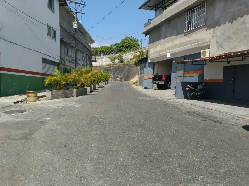 VENTA DE TERRENO, ESTACIONAMIENTO EN LAS MINAS DE BARUTA 4.319 M2 - 3