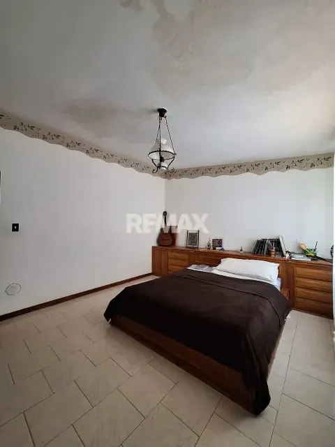 EN VENTA AMPLIA CASA EN LA URB. SABANAMAR - 12
