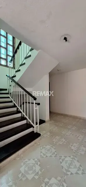 EN VENTA AMPLIA CASA EN LA URB. SABANAMAR - 10