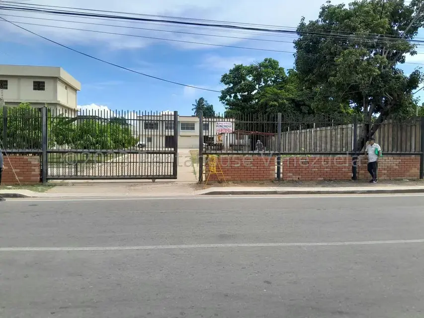 Local Comercial en Alquiler en Barrio Los Olivos, Zulia - 2