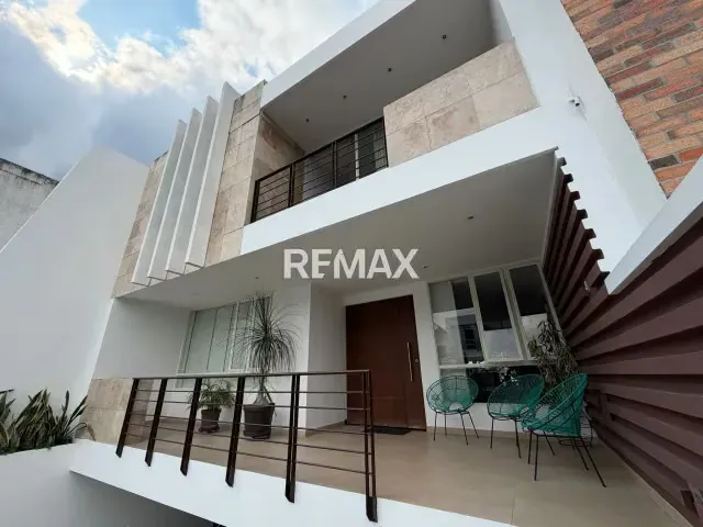 Casa de lujo en Urb Portofino - 2