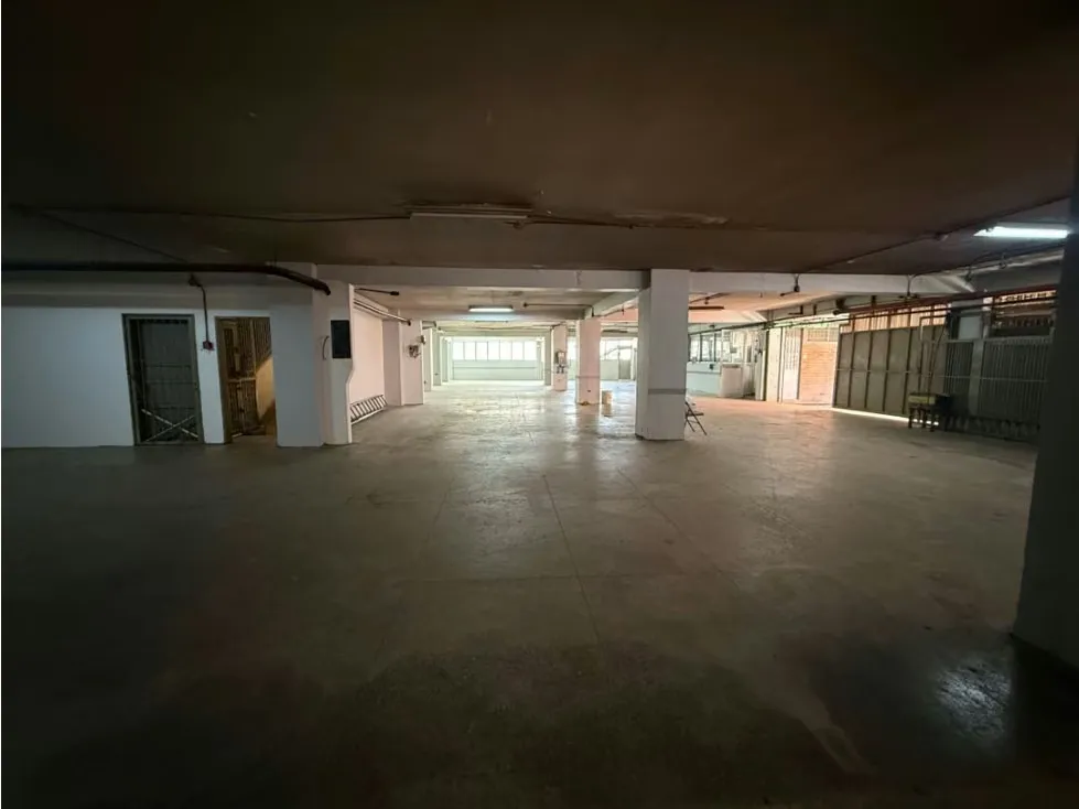 Se alquila galpón industrial 700m2 El Llanito 1464 - 6