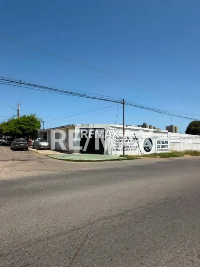 Casa comercial Las Lomas