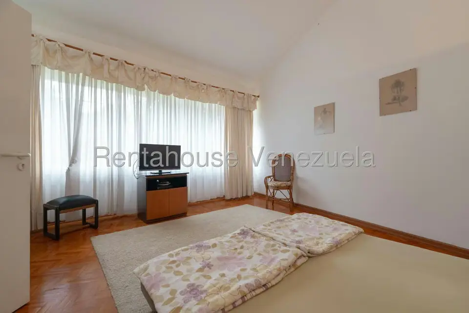 Casa (Multipes Niveles) en Venta en Oripoto, Distrito Metropolitano - 32