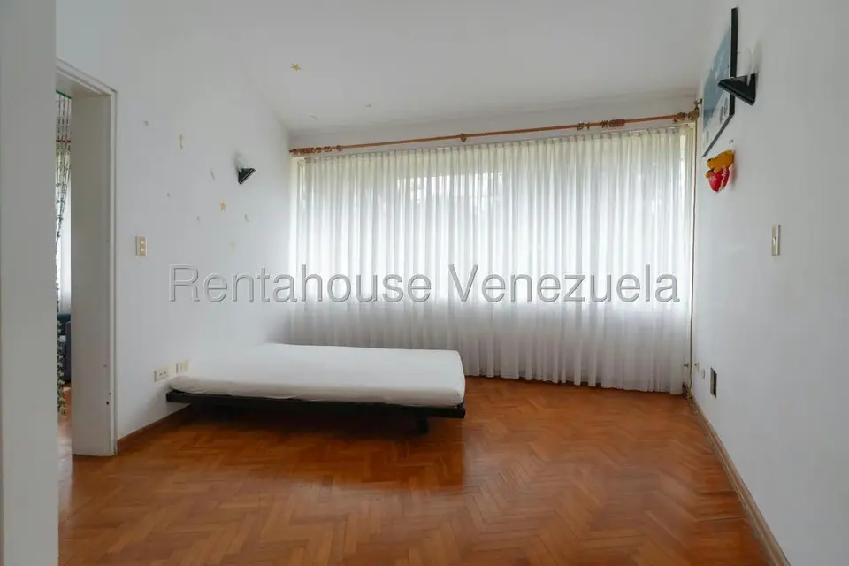 Casa (Multipes Niveles) en Venta en Oripoto, Distrito Metropolitano - 36
