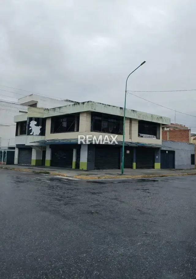 EDIFICIO COMERCIAL