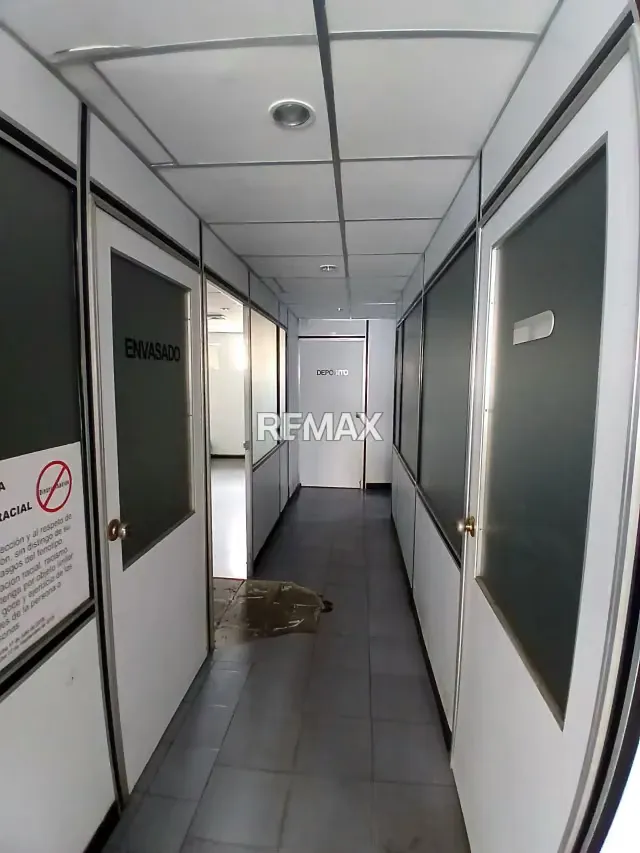 EDIFICIO COMERCIAL - 11