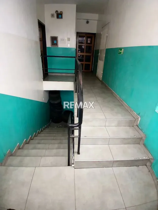 EDIFICIO COMERCIAL - 9