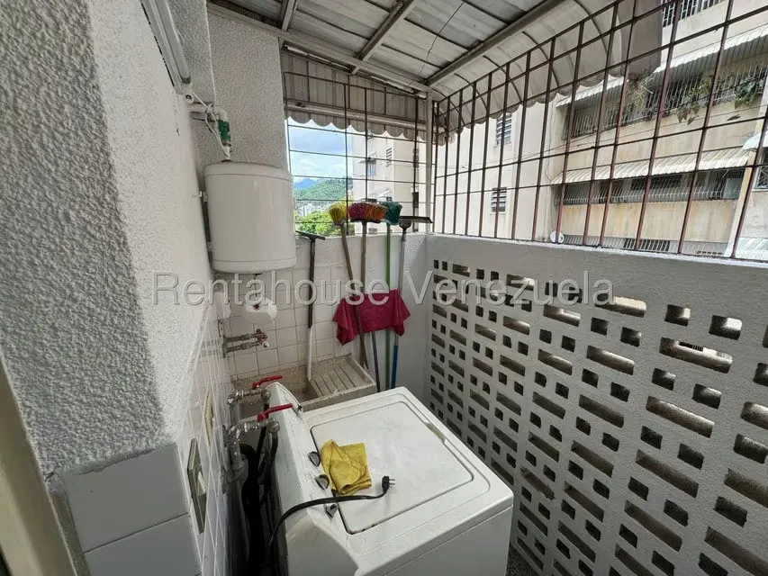 Apartamento (1 Nivel) en Alquiler en Colinas de Santa Monica, Distrito Metropolitano - 11