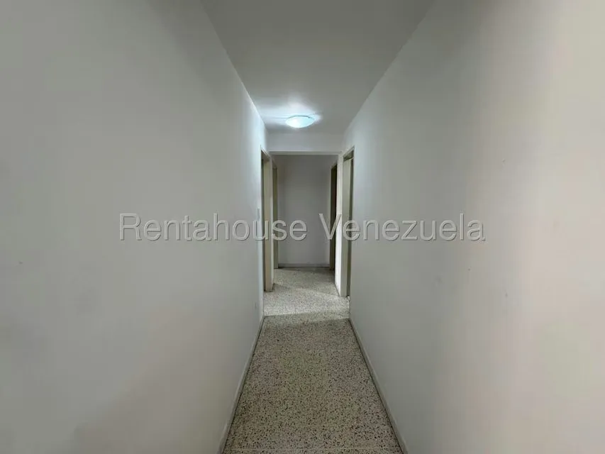 Apartamento (1 Nivel) en Alquiler en Colinas de Santa Monica, Distrito Metropolitano - 14