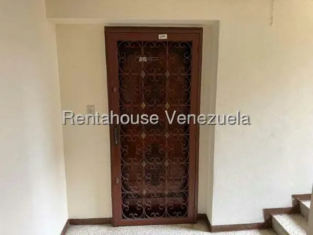 Apartamento (1 Nivel) en Alquiler en Colinas de Santa Monica, Distrito Metropolitano - 2