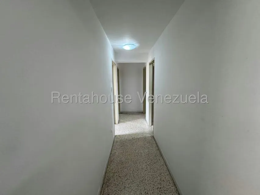Apartamento (1 Nivel) en Alquiler en Colinas de Santa Monica, Distrito Metropolitano - 23