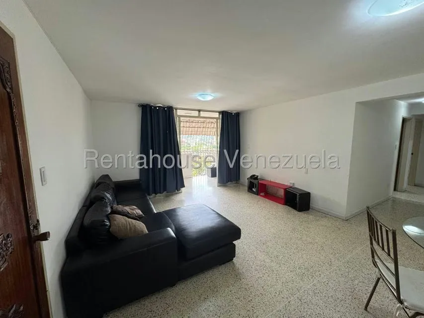 Apartamento (1 Nivel) en Alquiler en Colinas de Santa Monica, Distrito Metropolitano - 3