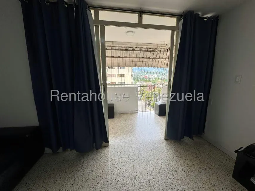 Apartamento (1 Nivel) en Alquiler en Colinas de Santa Monica, Distrito Metropolitano - 5