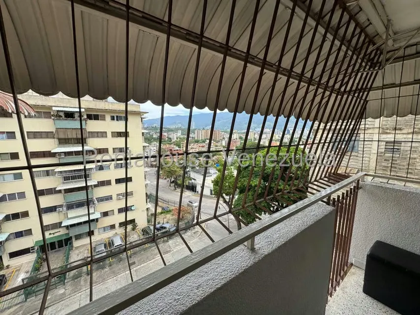 Apartamento (1 Nivel) en Alquiler en Colinas de Santa Monica, Distrito Metropolitano - 6