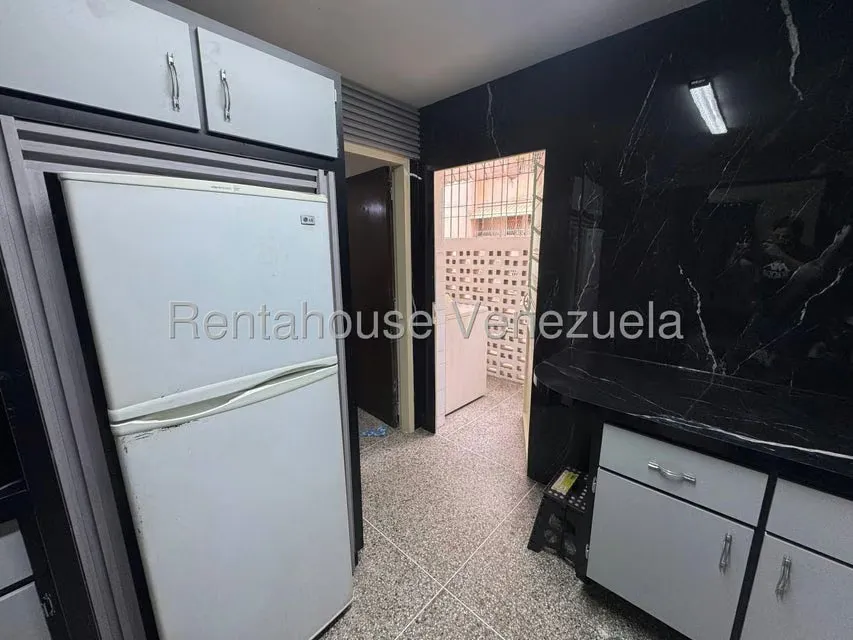 Apartamento (1 Nivel) en Alquiler en Colinas de Santa Monica, Distrito Metropolitano - 9