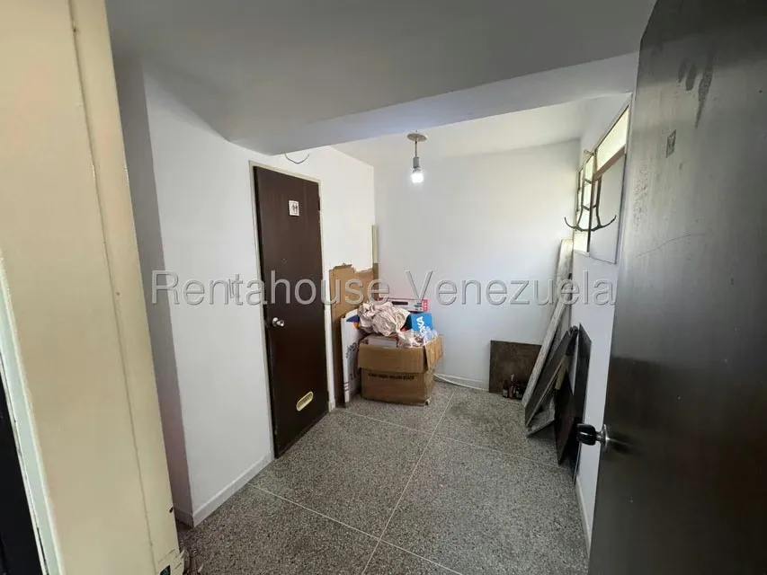 Apartamento (1 Nivel) en Alquiler en Colinas de Santa Monica, Distrito Metropolitano - 10