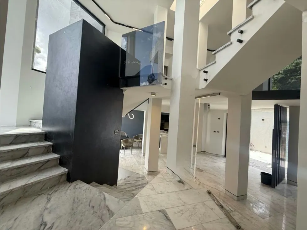 Casa de Lujo a Estrenar• Los Naranjos• Vista Franca al Avila• 720m2 - 10