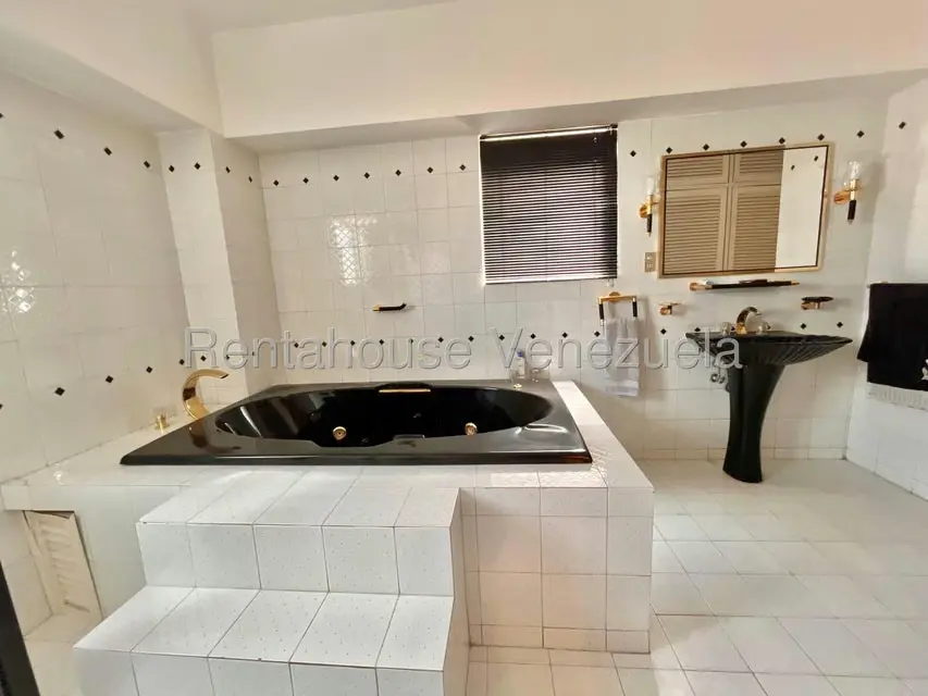 Apartamento (1 Nivel) en Venta en Colinas de Bello Monte, Distrito Metropolitano - 23
