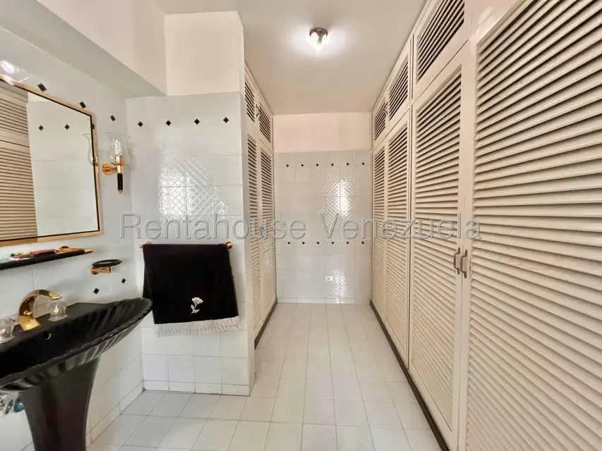 Apartamento (1 Nivel) en Venta en Colinas de Bello Monte, Distrito Metropolitano - 24