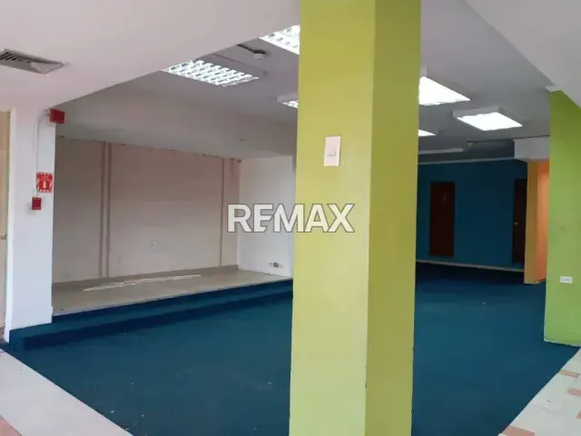 Local en Alquiler en Avenida 10 Entre Calle 69 y 70 - 9