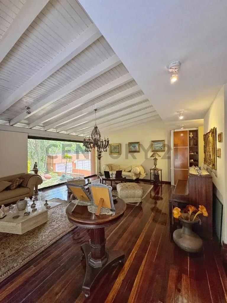 Casa en Venta en Santa Fe Sur | Calle Privada | Valle Alto