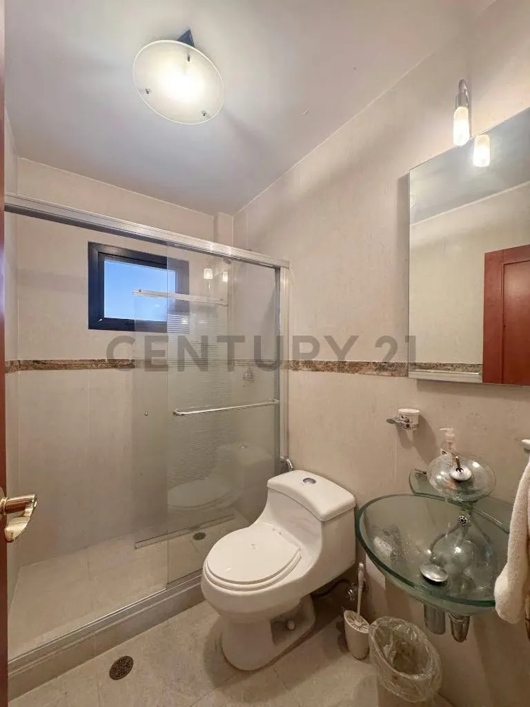 Casa en Venta en Santa Fe Sur | Calle Privada | Valle Alto - 11