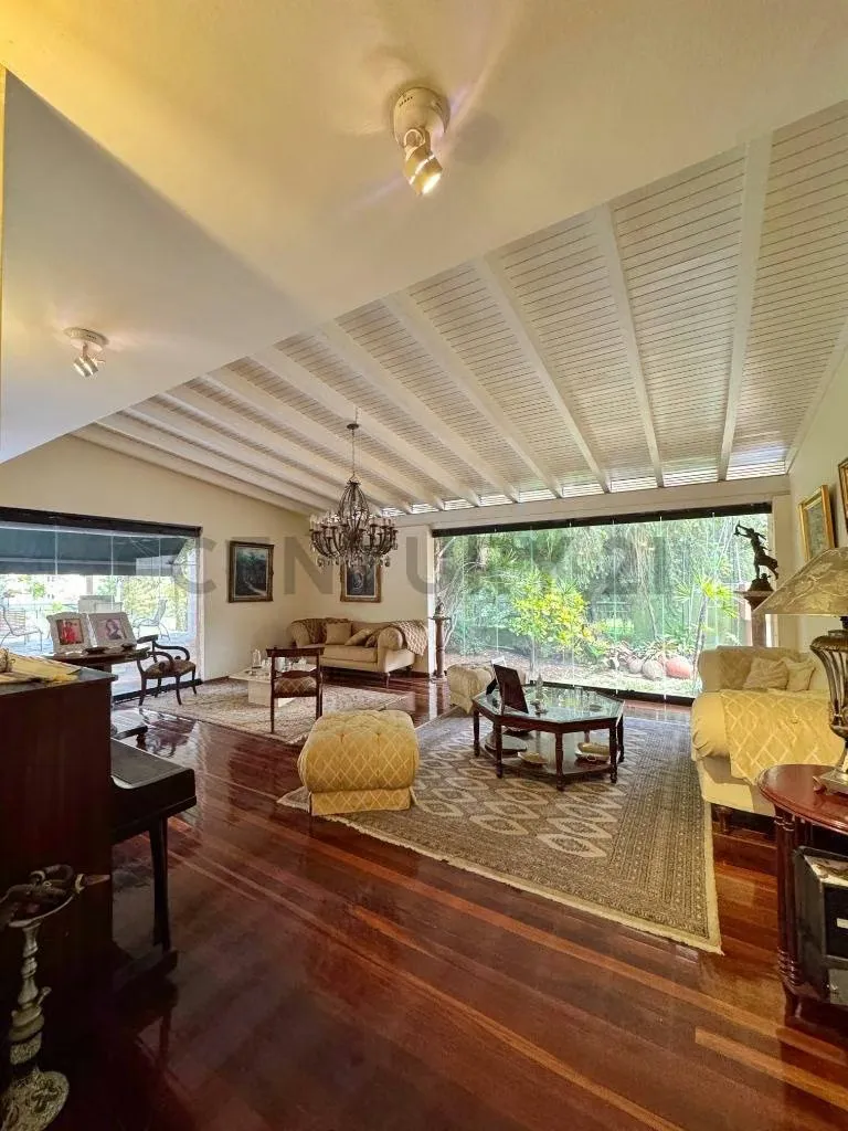 Casa en Venta en Santa Fe Sur | Calle Privada | Valle Alto - 2