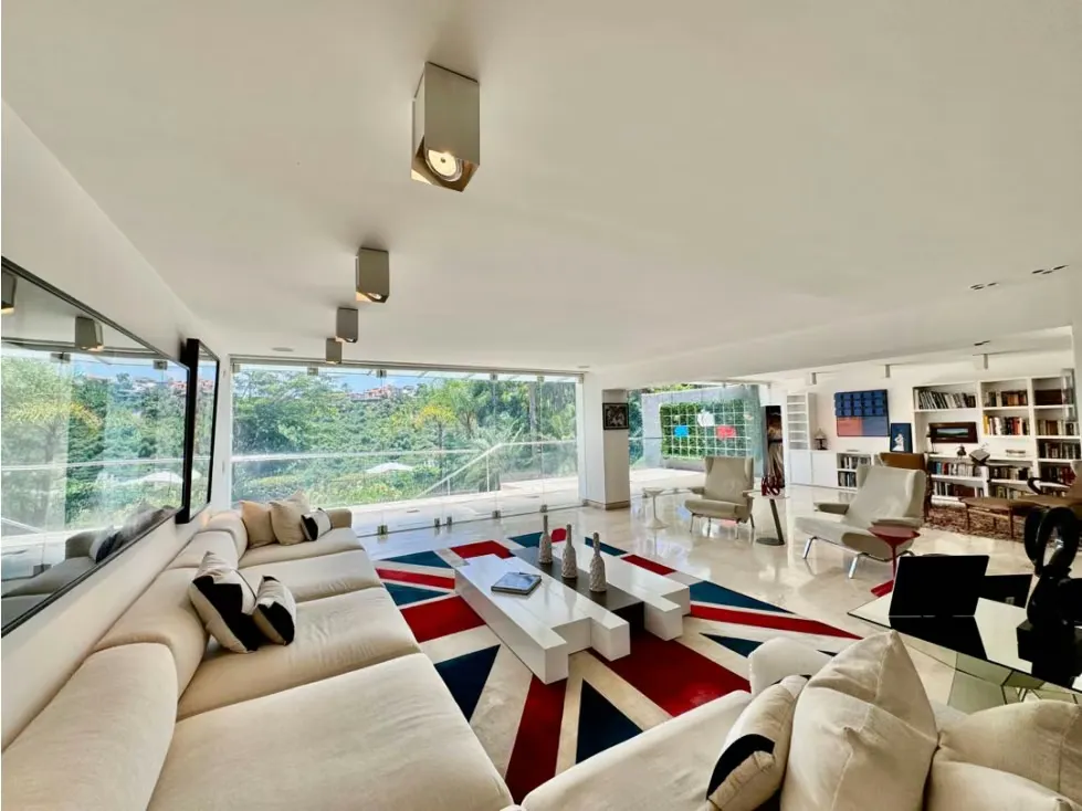 Se vende y/o alquila PB 438m2 + 350m2 jardín 3h+s/6b/3p Chulavista