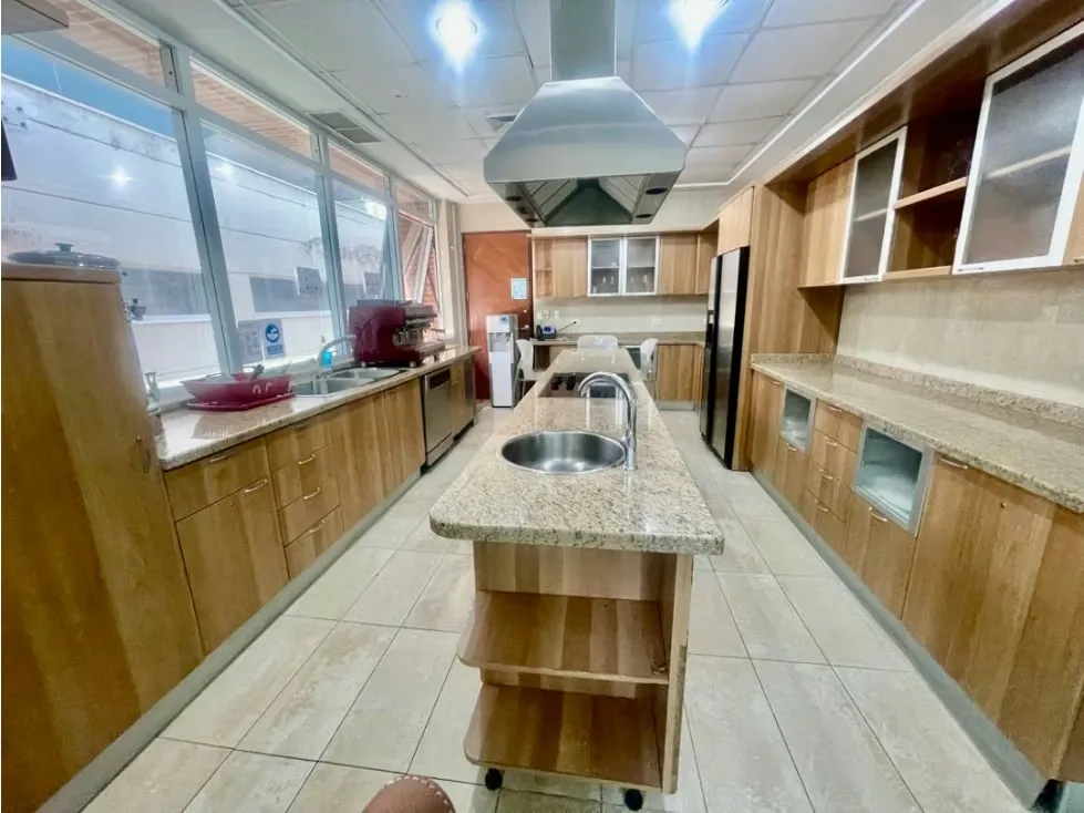 Vendo edificio 4136m2 Las Mercedes 0420 - 18