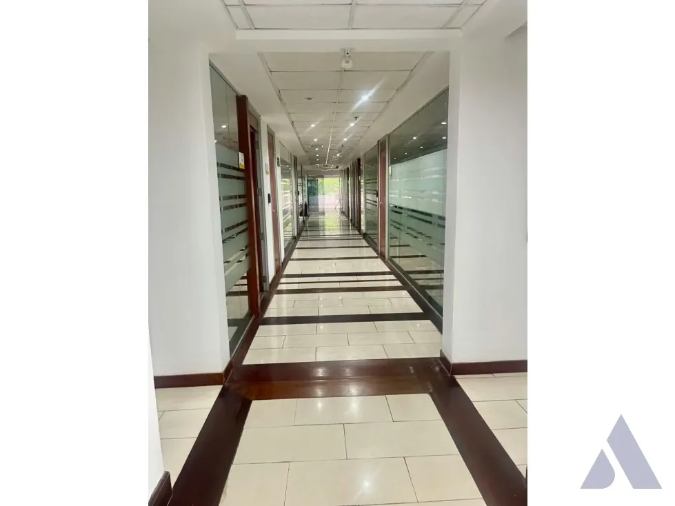 Vendo edificio 4136m2 Las Mercedes 0420 - 5