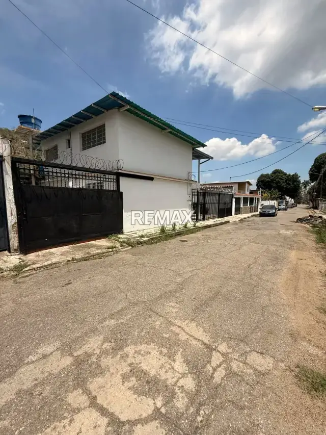 en venta hermosa casa en el limon sector las mayas