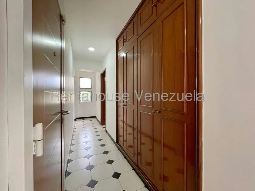 Apartamento (1 Nivel) en Venta en La Florida, Distrito Metropolitano - 30