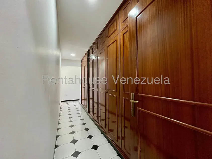Apartamento (1 Nivel) en Venta en La Florida, Distrito Metropolitano - 39