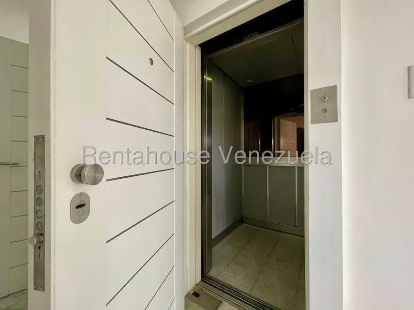 Apartamento (1 Nivel) en Venta en La Florida, Distrito Metropolitano - 8