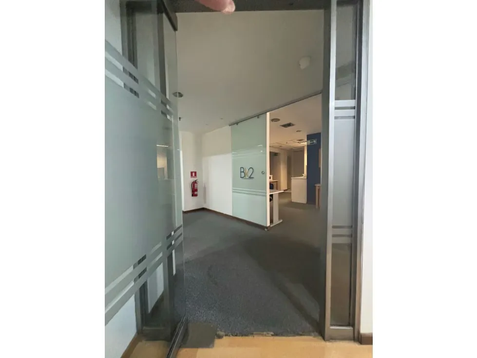 Se alquila oficina 286m2 Chacao - 13