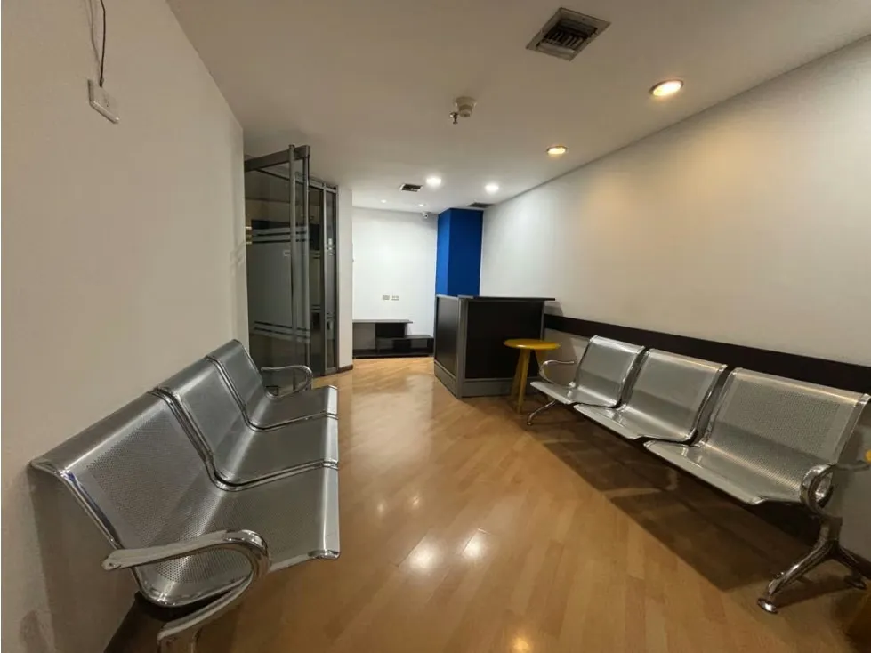 Se alquila oficina 286m2 Chacao - 14