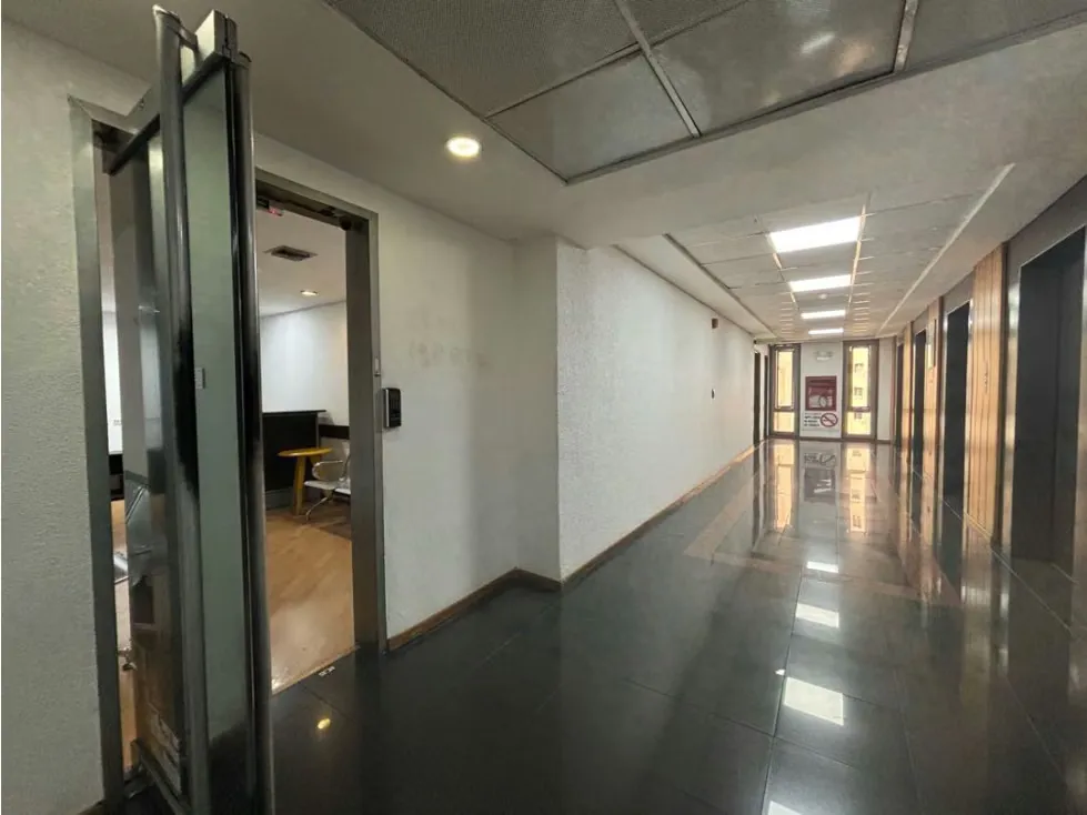 Se alquila oficina 286m2 Chacao - 15