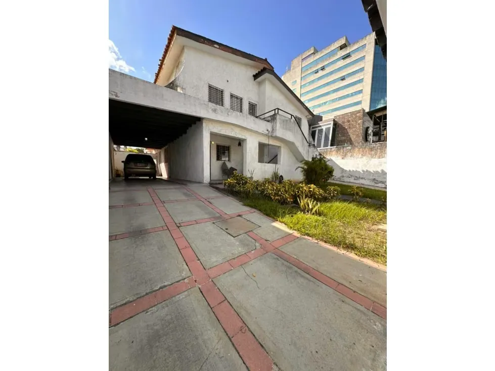 Casa Comercial en venta Urb La Viña
