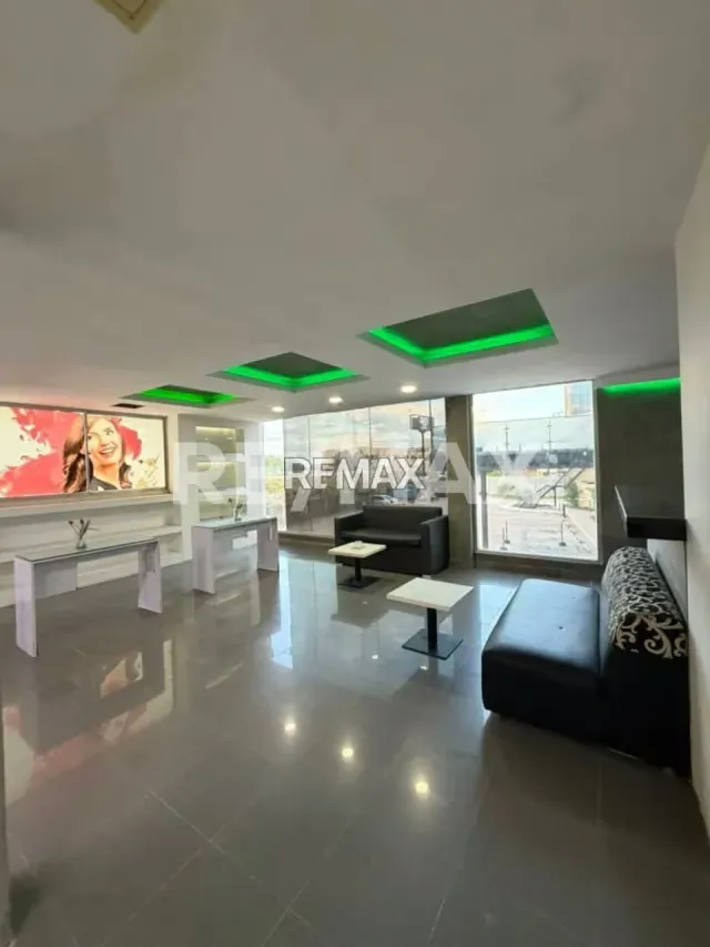 Centro Comercial en Venta Av. Fuerzas Armadas - 5