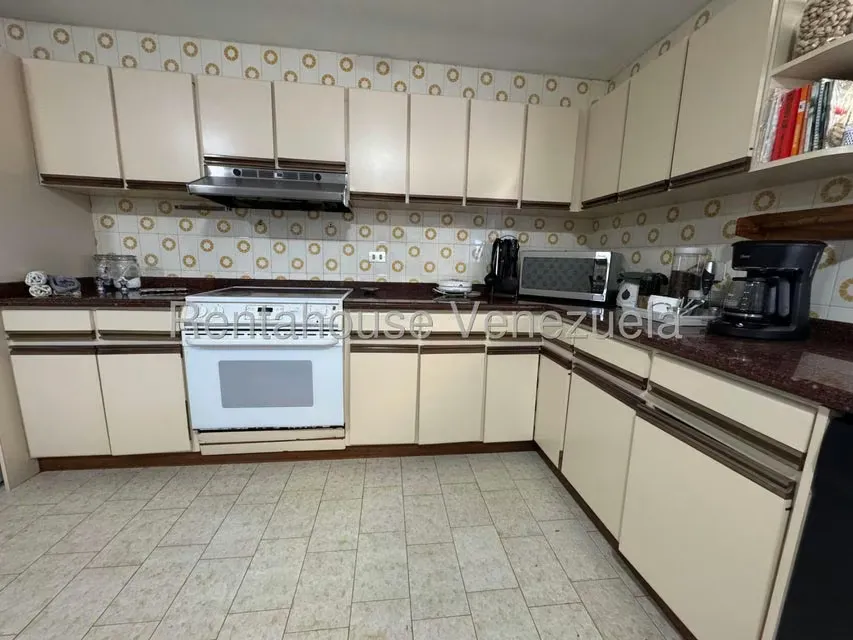 Casa (Multipes Niveles) en Venta en Prados del Este, Distrito Metropolitano - 16