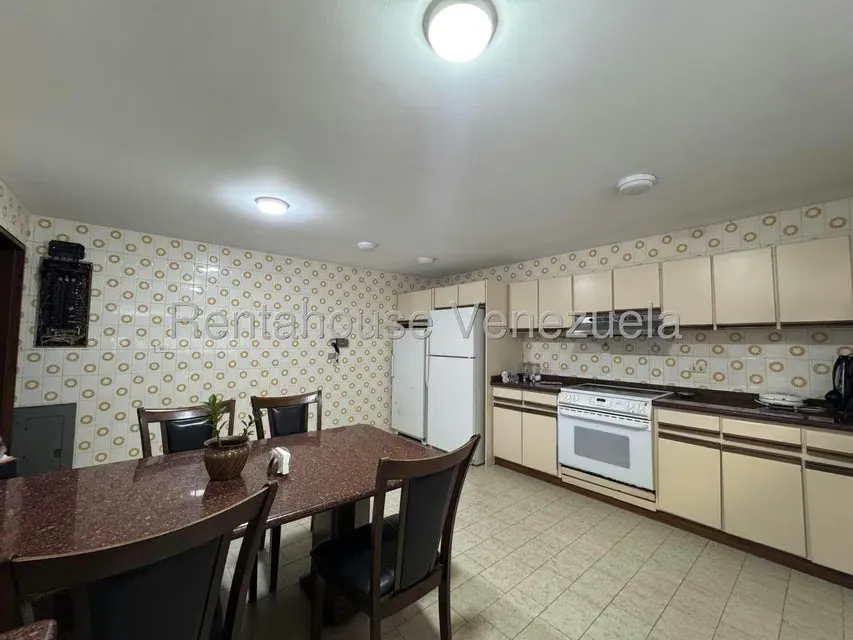 Casa (Multipes Niveles) en Venta en Prados del Este, Distrito Metropolitano - 17