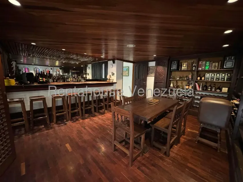 Casa (Multipes Niveles) en Venta en Prados del Este, Distrito Metropolitano - 27