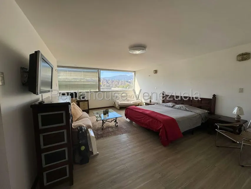 Casa (Multipes Niveles) en Venta en Prados del Este, Distrito Metropolitano - 36