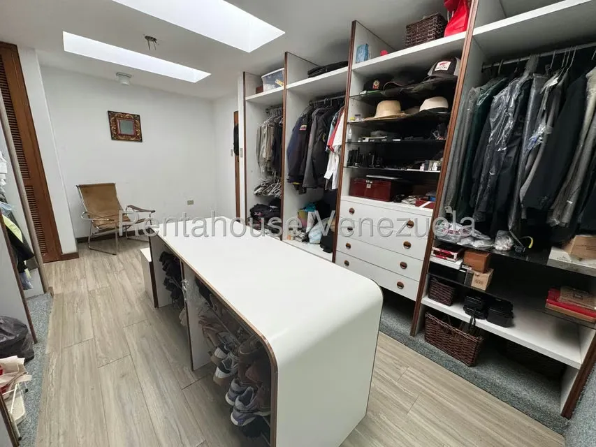Casa (Multipes Niveles) en Venta en Prados del Este, Distrito Metropolitano - 38