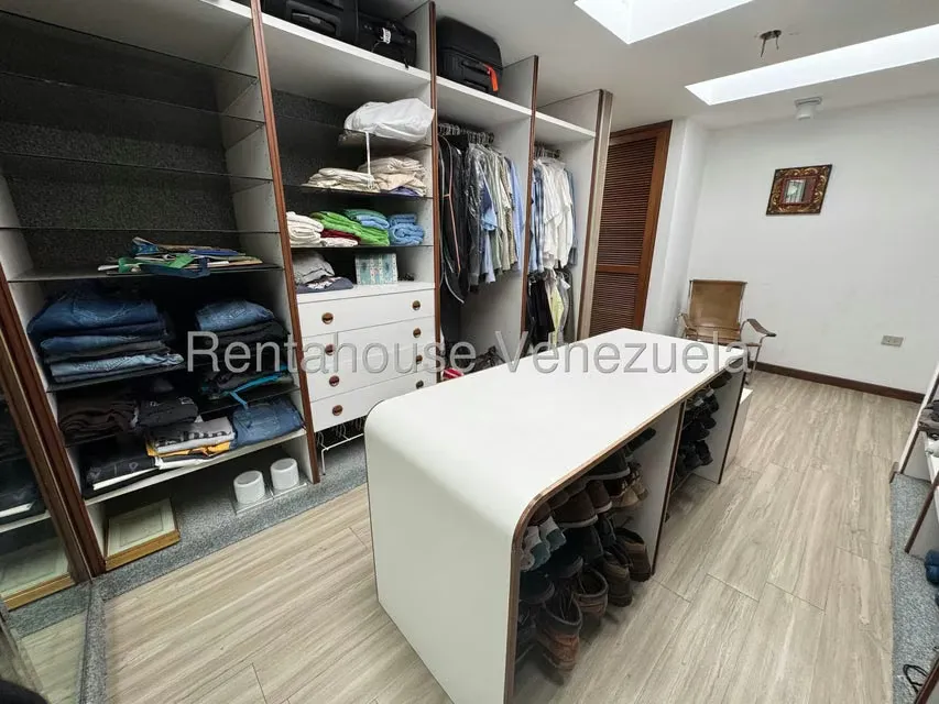 Casa (Multipes Niveles) en Venta en Prados del Este, Distrito Metropolitano - 39