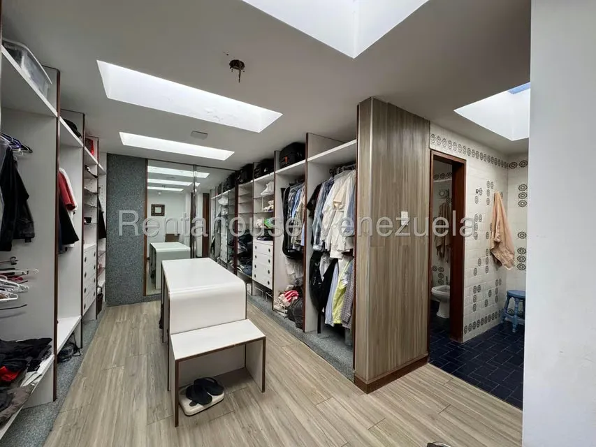 Casa (Multipes Niveles) en Venta en Prados del Este, Distrito Metropolitano - 41