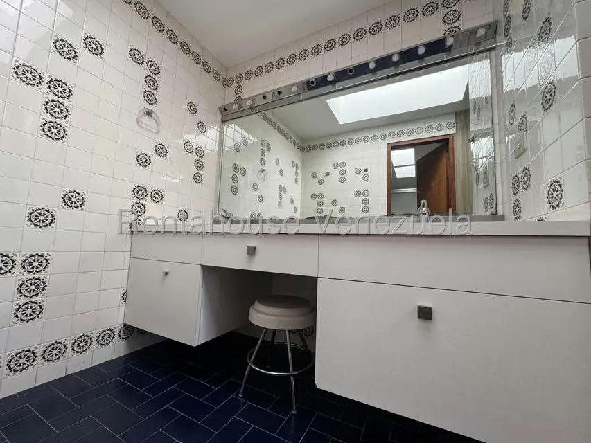 Casa (Multipes Niveles) en Venta en Prados del Este, Distrito Metropolitano - 45