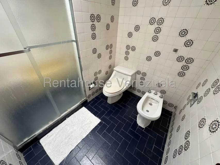Casa (Multipes Niveles) en Venta en Prados del Este, Distrito Metropolitano - 46